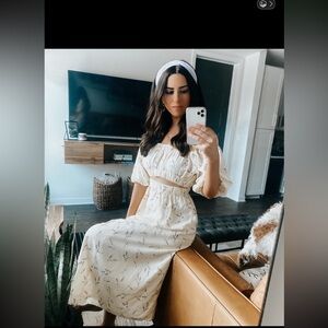 Women’s Cream Floral Midi Dress with Puff Sleeves